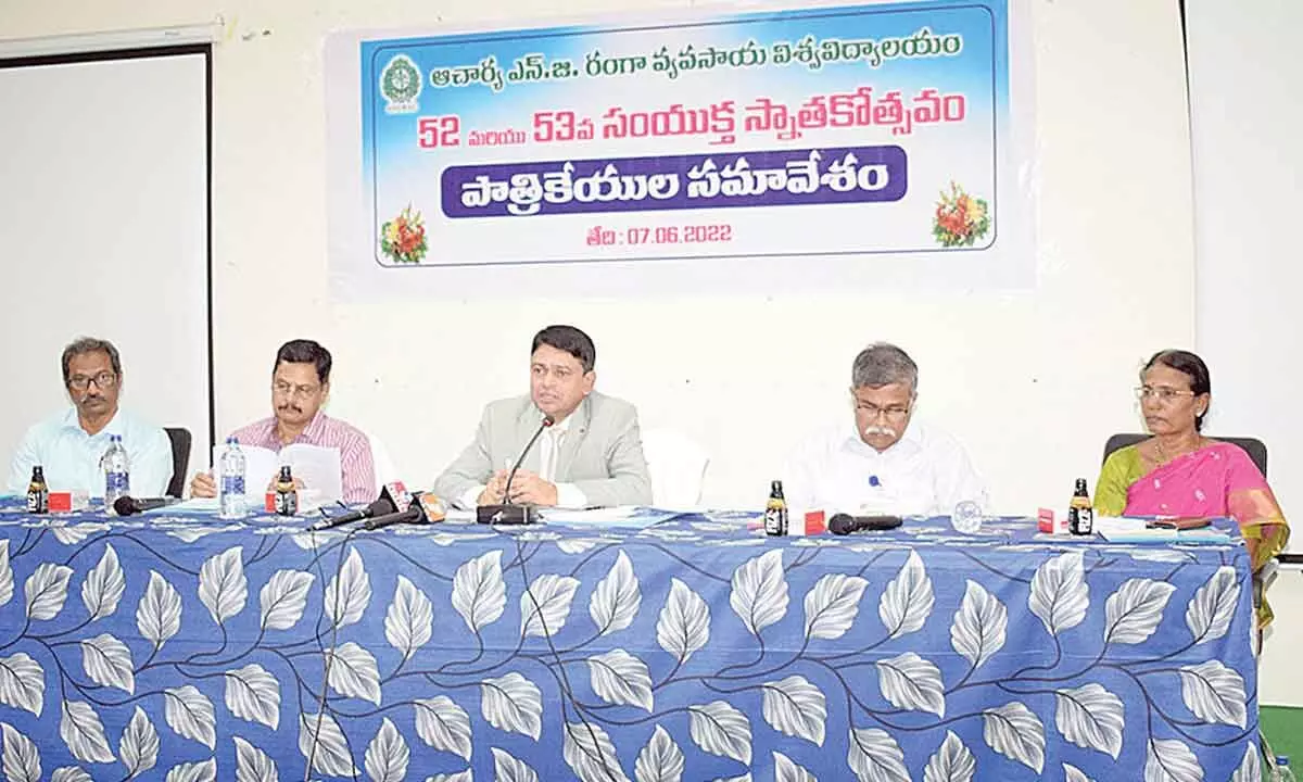 ANGRAU Vice-Chancellor A Vishnuvardan Reddy addressing the media at SV Agriculture College in Tirupati on Tuesday