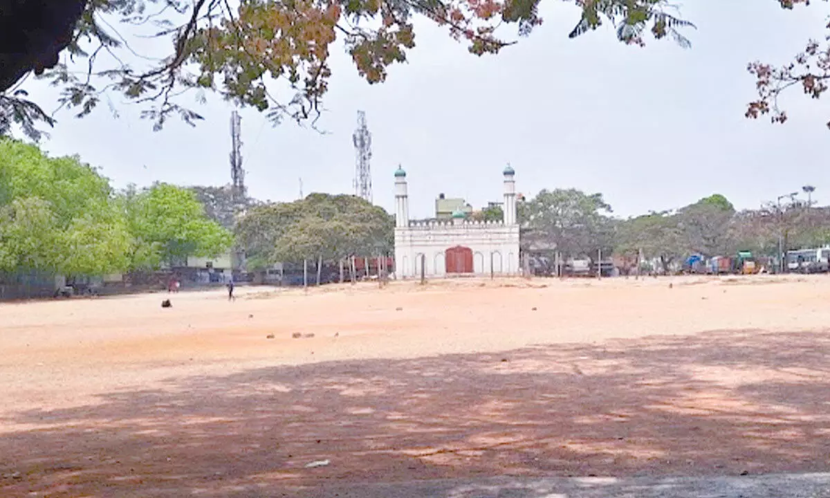 Throw open Eidgah ground to national activities: Hindu organisations