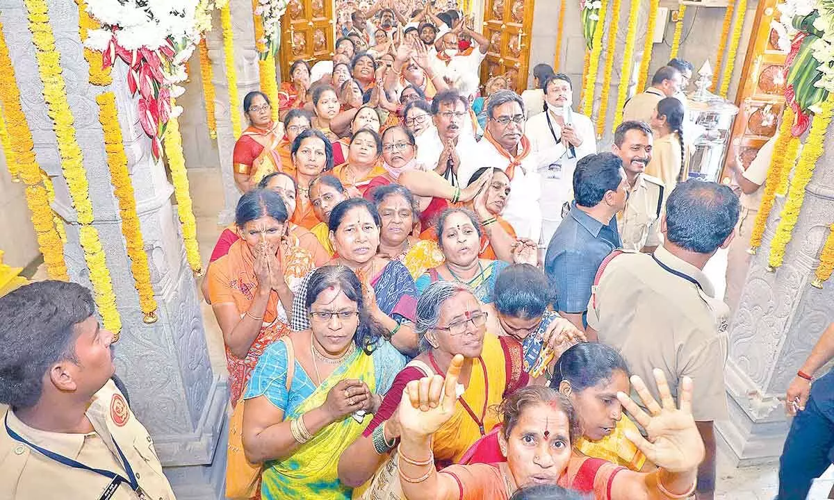 Andhra pradesh: Spiritual fervour marks consecration