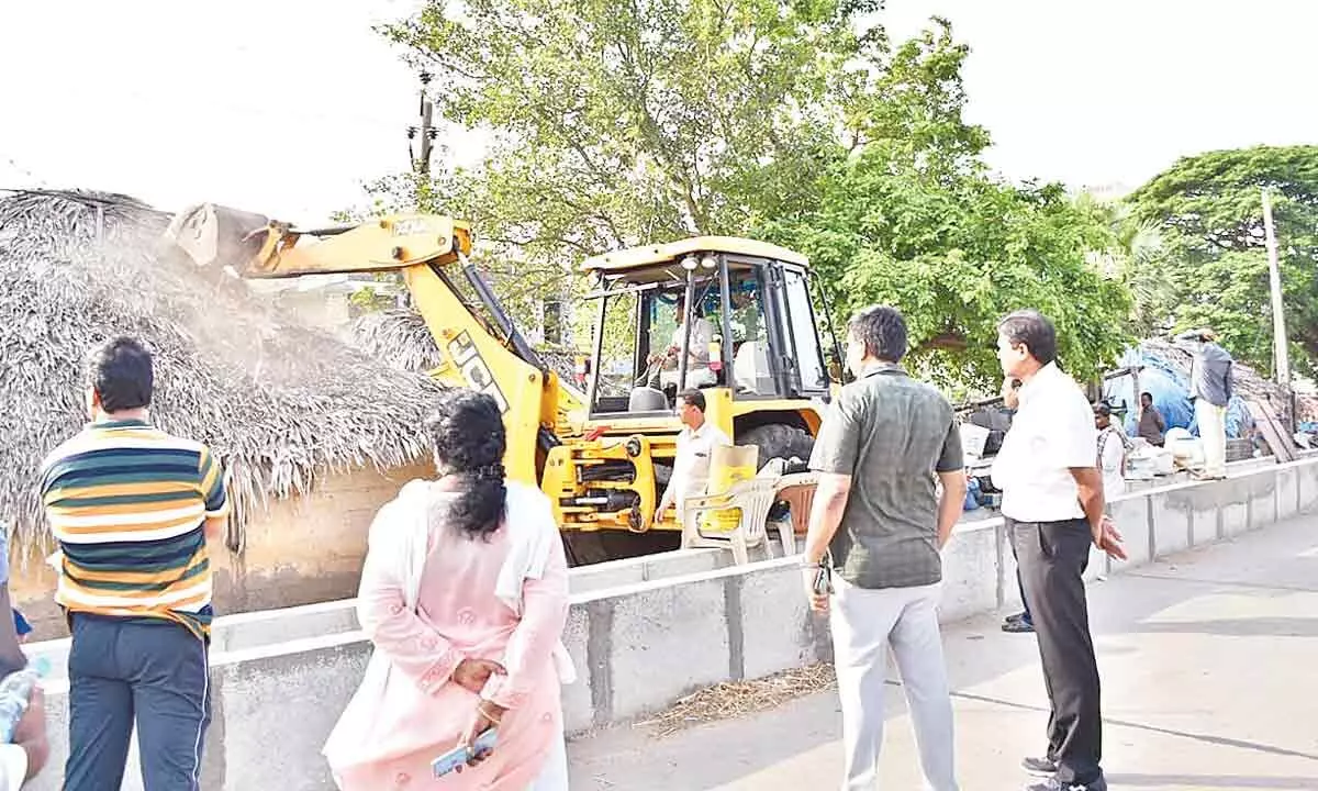 Tension as 85 huts removed for road widening