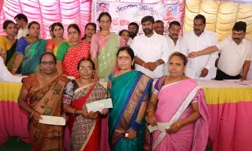 Kalyana Laxmi cheques distirbuted
