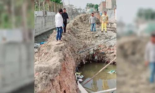 After prod by TSHRC, GHMC begins nala works in Rein Bazar