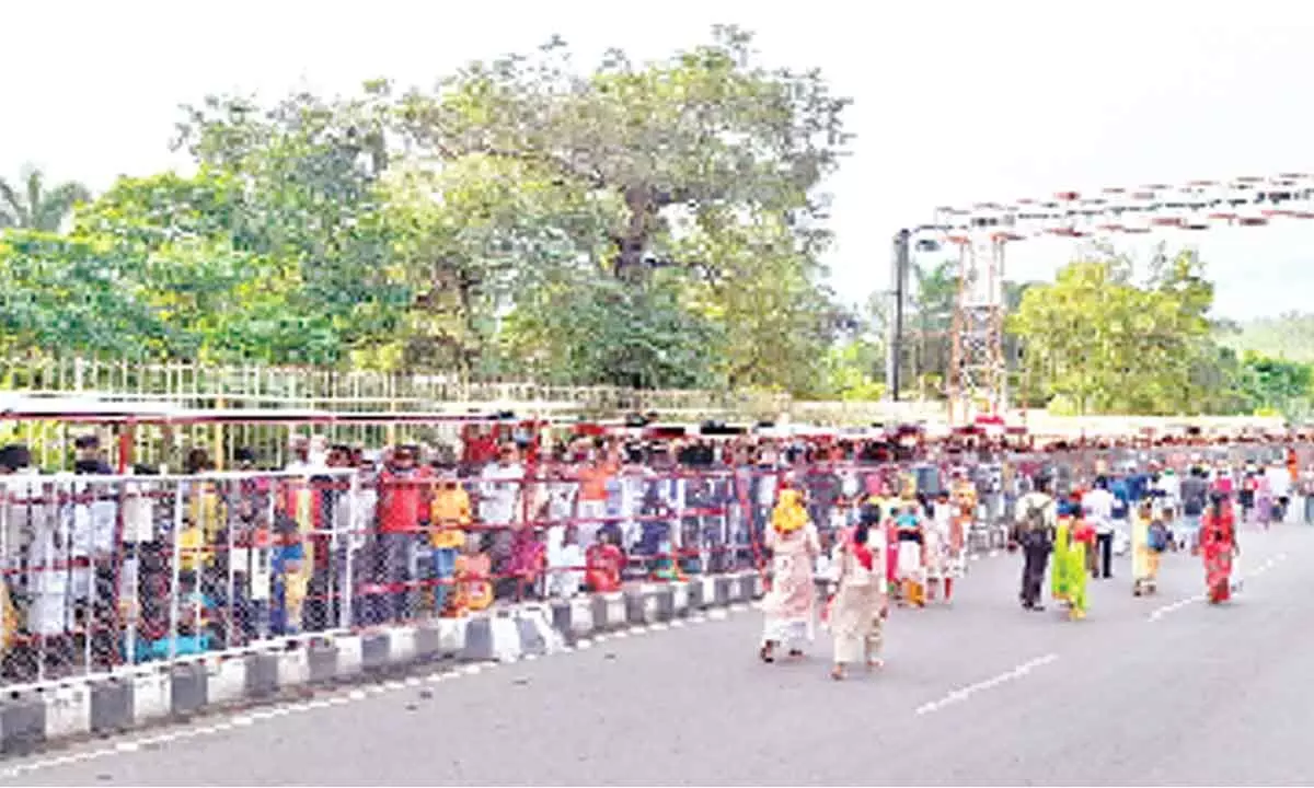 Heavy rush of devotees at Tirumala on Saturday