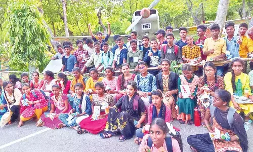 ‘Super-60’ students at the Regional Science centre as part of their field visit