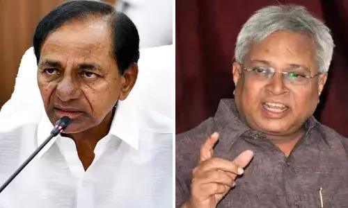 Undavalli meets KCR