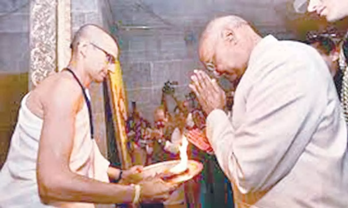 Prez Ram Nath Kovind inaugurates ISKCON Sri Rajadhiraja Govinda temple in Bluru