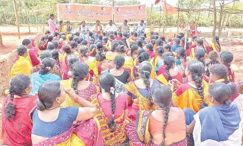 Anganwadi workers seek wage arrears