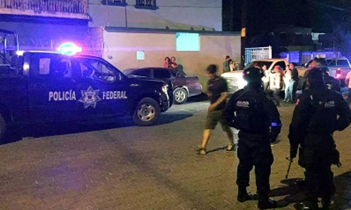 10 gunmen killed in shootout with Mexican police