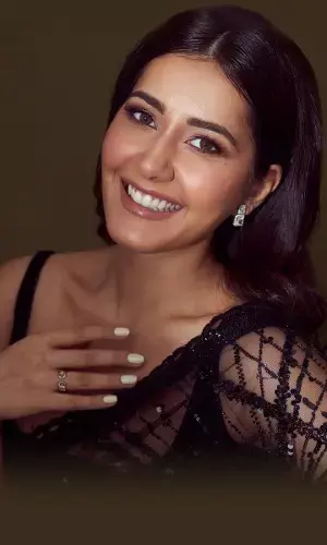 Raashii Khanna And Her Stylish ‘Black Outfit’ Glam Show…