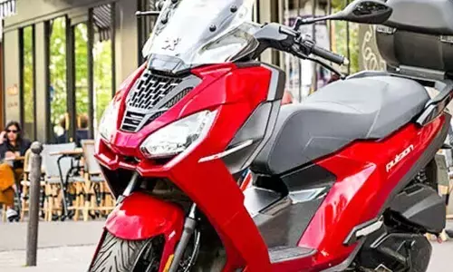 Mahindra Owned Brand, unveils Maxi style scooter, Pulsion 125 in Europe