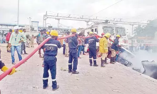Hyderabad: GHMC DRF teams lend helping hand to fire dept, Railway staff