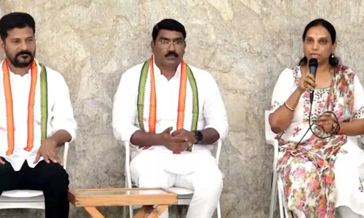 P Janardan Reddy’s daughter Vijaya Reddy quits TRS, joins Congress