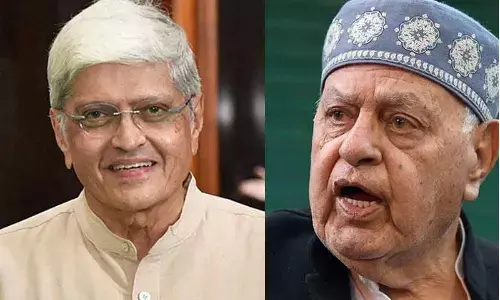 Farooq, Gandhi lack personality for Prez: Sena