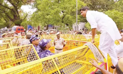 Congress making itself a laughing stock