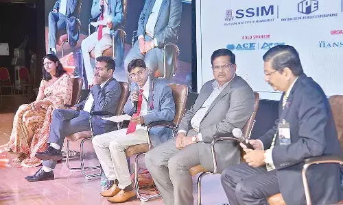 Session- I Panelists: Anju Sharma, Principal, Phoenix Greens International, Dr Rama Shankar Yadav, Assistant Professor HRM- Indian Institute of Management Rohtak, Dr Buddha Chandra Shekar, Chief Coordinating Officer- AICTE, Prof Dr V Balakista Reddy, Registrar- NALSAR University of Law, Hyderabad and Dr Shrikant Sinha, CEO – Telangana Advance Skill & Knowledge