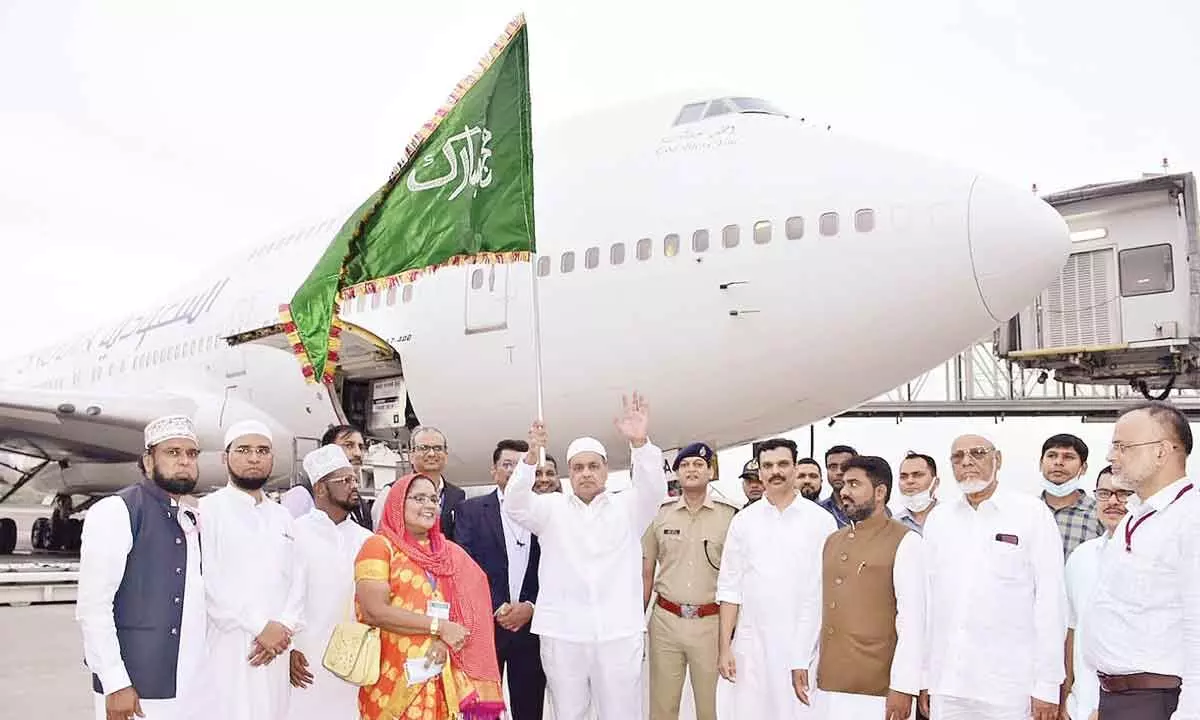 746 pilgrims from Telangana leave for Haj