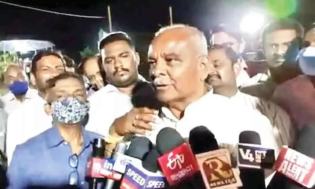 Minister Umesh Katti favours bifurcation of Karnataka