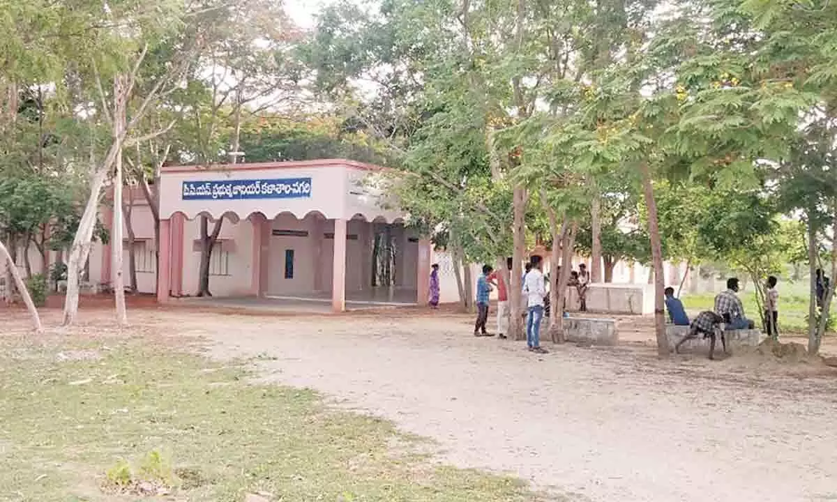 The dismal pass percentage recorded by government junior colleges in the erstwhile Chittoor district in the Intermediate examination results raised many eyebrows over the prevailing educational standards in these colleges.