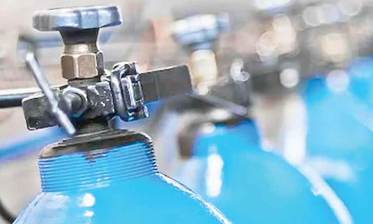 A device to produce oxygen from water developed