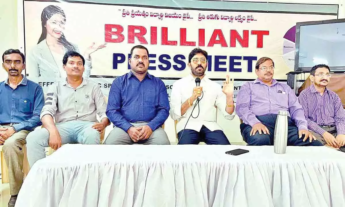 Brilliant Computer Institute chairman Sk Nyamatulla Basha informing about free mock test for AP EAPCET candidates at a press meet in Ongole on Friday