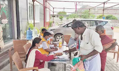 Several septuagenarians and octogenarians fail in their biometric authentication due to changes in their skin texture