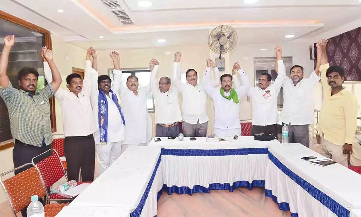 Janata Foundation president K Sathyanarayana Gupta addressing an all-party meeting on the completion of Gundrevula project in Kurnool on Saturday.