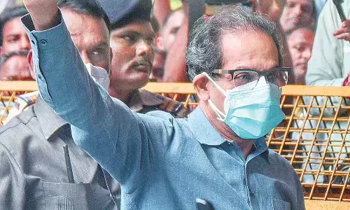 Sena executive authorises Uddhav to take action against rebels