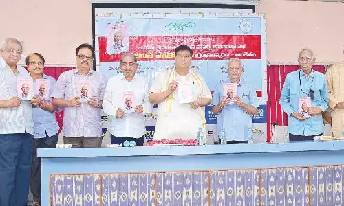 Hyderabad: Varadacharys value-based journalism lauded