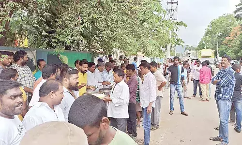 Food being served at Anna Canteen set up by TDP leader RVSKK Ranga Rao (Baby Naina) at Bobbili on Monday.