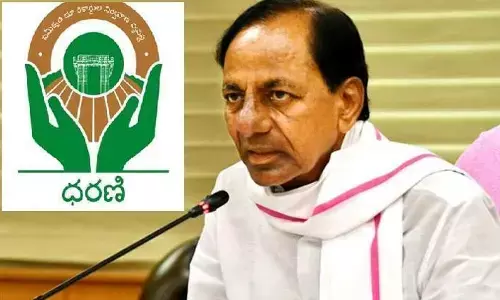 Farmers stage dharna; threaten padayatra to CMO