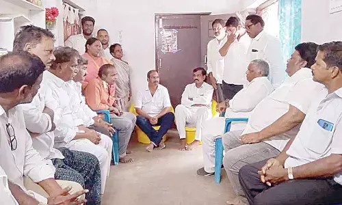TDP State  vice-president Jyothula Nehru and party leaders at the residence of senior activist Geddam Aravalaraju in Rampa Yarrampalem village on Monday