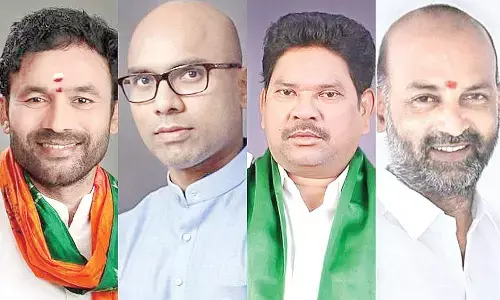 Can lotus blossom in the ‘Rose’ garden?