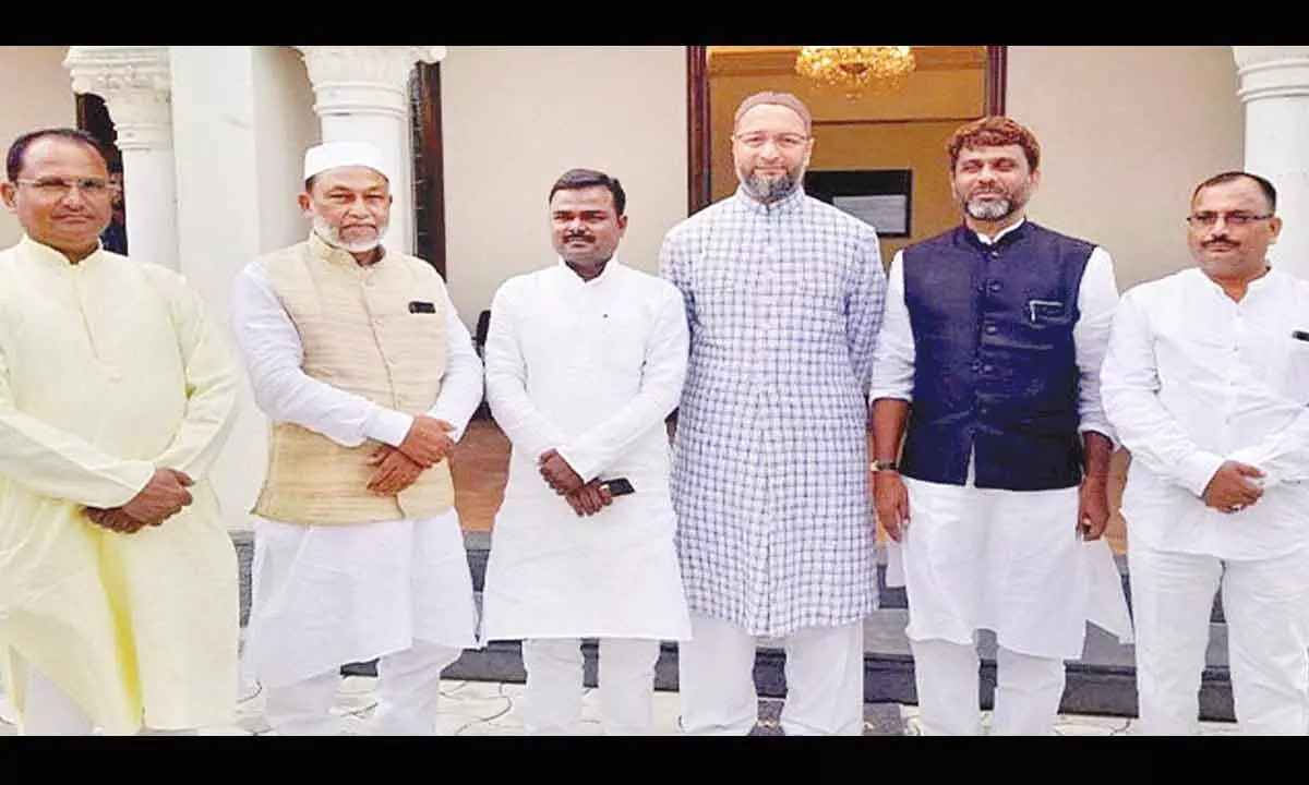 4 out of 5 MIM MLAs join RJD in Bihar