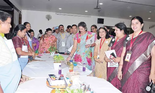 RUDA Chairperson Medapati Sharmila Reddy and others at a culinary competition in Rajamahendravaram on Thursday