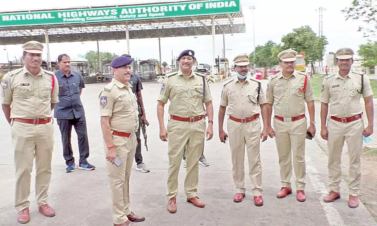 Gadwal police taking steps for tight security along the National Highway 44 to avert any kind of protest call given by MRPS and Congress on Saturday