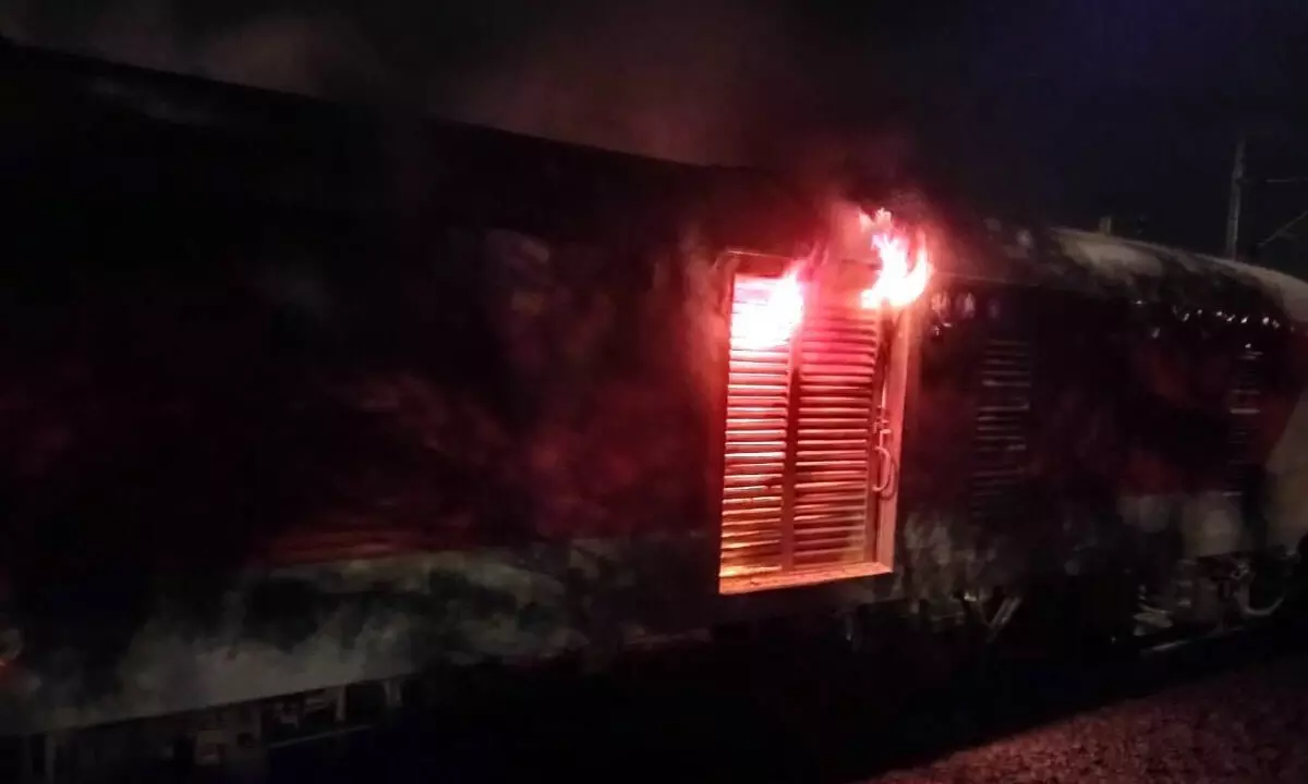 Flames coming out from a luggage bogie in Delhi bound Dakshin Express Train