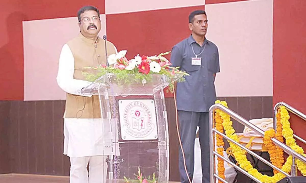 Universities should assume greater responsibilities, says Union Minister