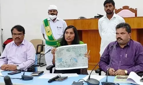 Municipal Commissioner P Pravinya speaking at a meeting in Warangal on Monday