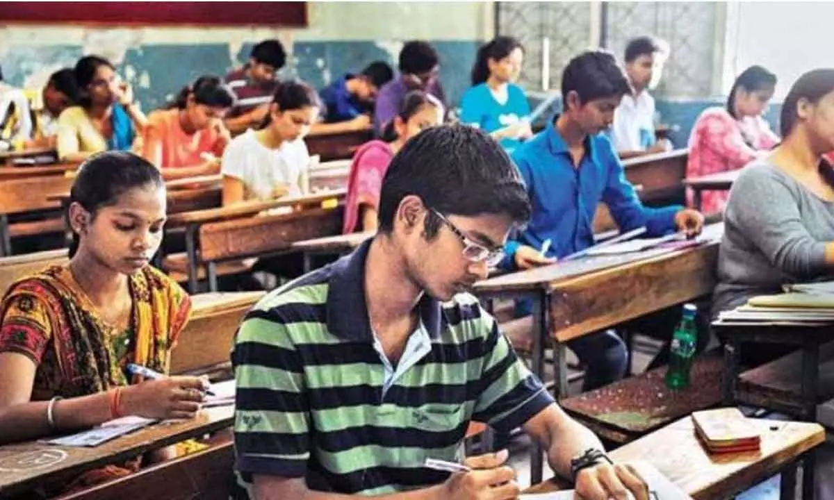 Students throng Examination centres in Telugu States to write SSC exams
