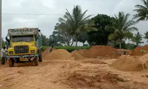 Sand smugglers attacks FRO officials, tries to set them ablaze