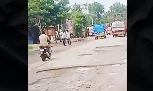 Kompally residents demand new road