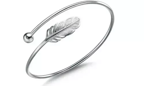 Jewellery tips for zoom and online meetings