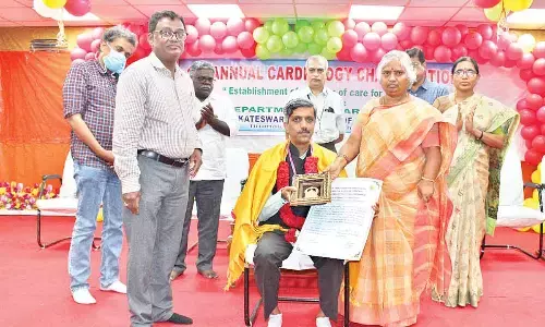 SVIMS Director Dr B Vengamma felicitating Dr S Ramakrishnan, Cardiology Professor, in Tirupati on Tuesday. Dr Rajasekhar, Dr Ram, Dr Sridhar Babu, Dr Alladi Mohan and Dr Vanajakshamma are also seen.