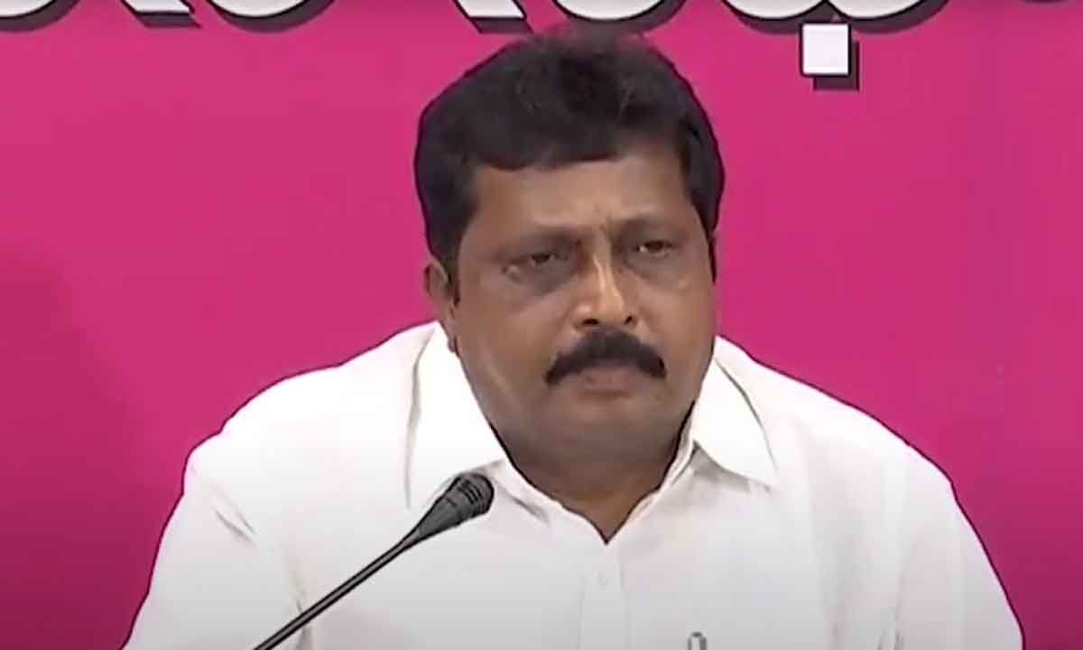 TRS MP Badugula Lingaiah Yadav Tells Bandi To File RTI Against PM, Not ...