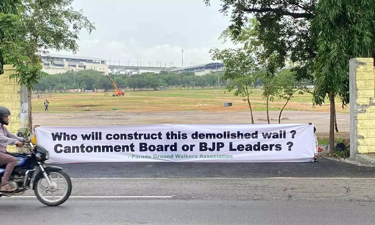 Who will construct demolished wall: Parade Ground Walkers’ Association
