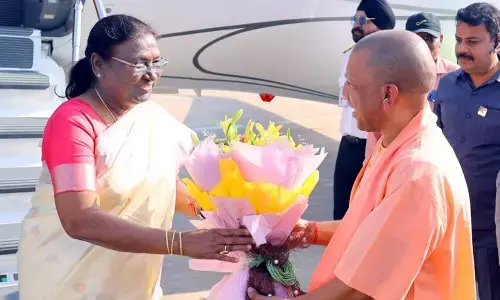 Presidential candidate Draupadi Murmu and Uttar Pradesh CM Yogi Adityanath