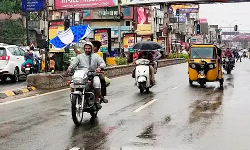 Heavy rains lash Telangana, red warning issued