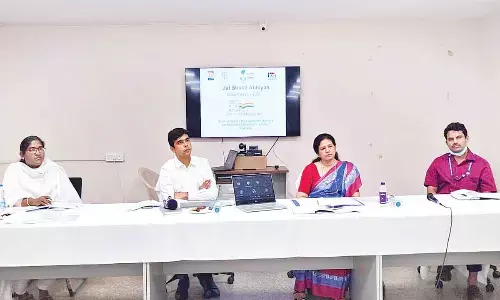 Joint Secretary of Jal Shakti Abhiyan Sumita Davra speaking at a meeting held in Anakapalli district on Friday