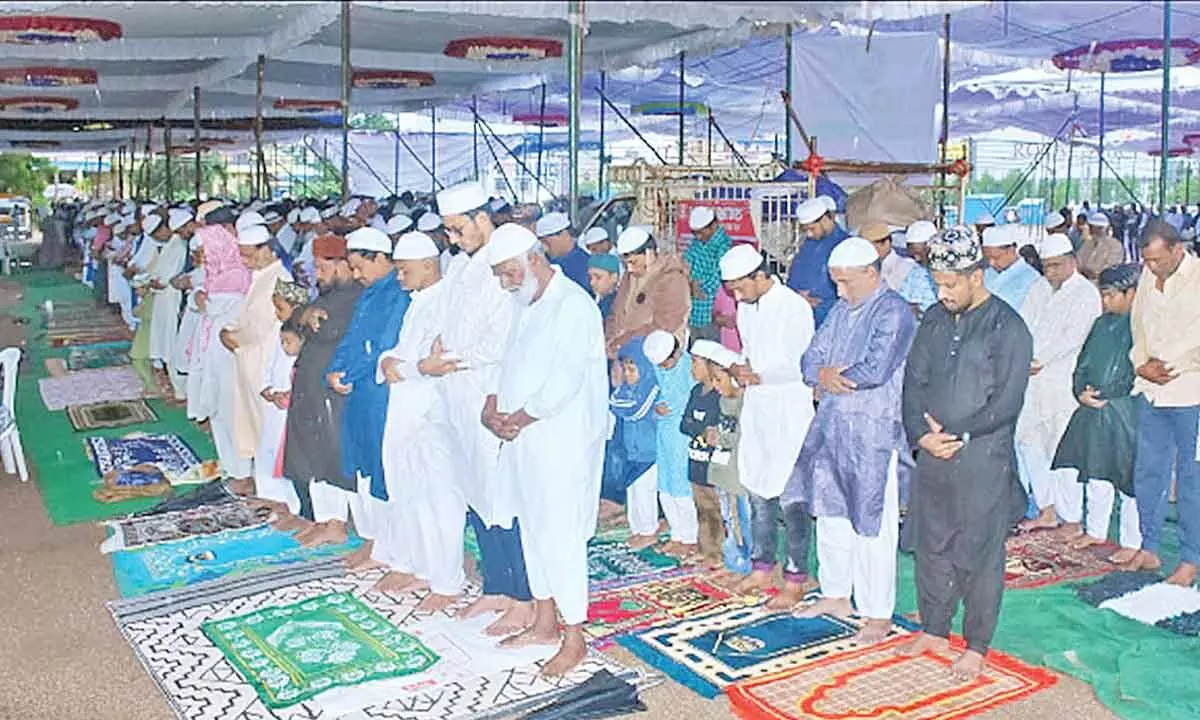 Karimnagar: Bakrid celebrated with religious fervour