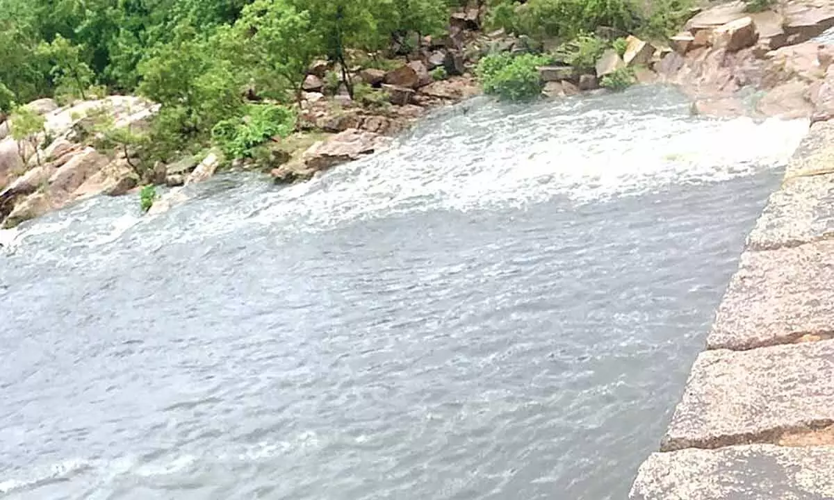 2 gates each of Osmansagar, Himayatsagar lifted by one foot